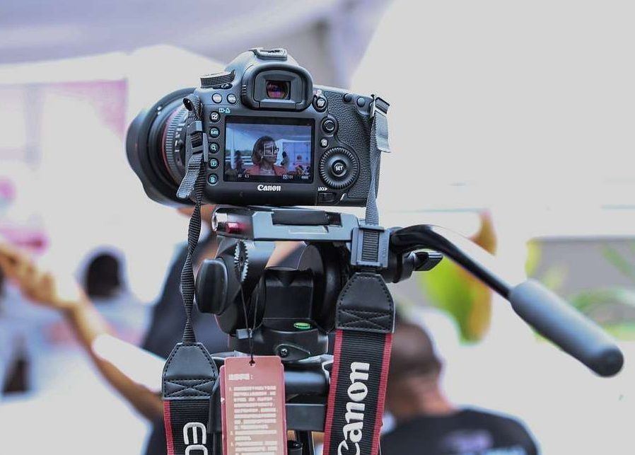 camera, camera equipment, interview-1867184.jpg